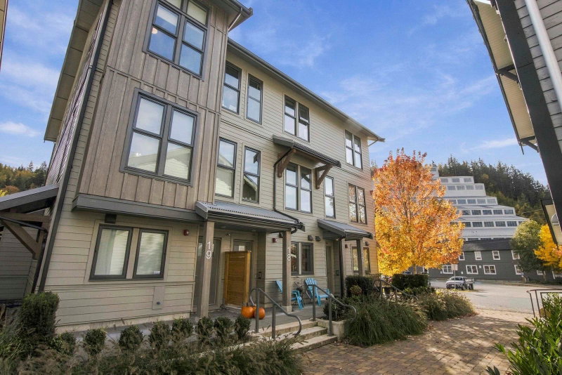 18 - 351 Copper Drive