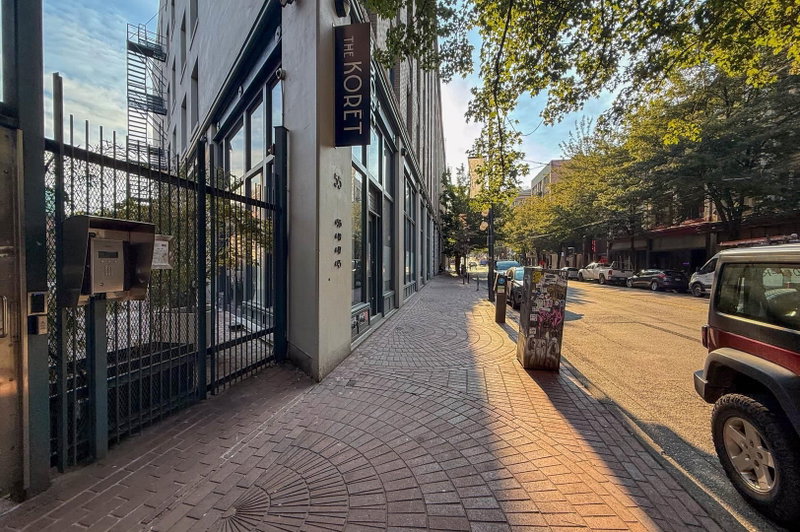 221 - 55 Cordova Street E