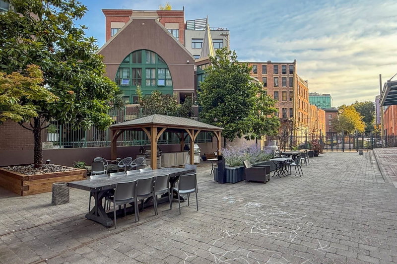 221 - 55 Cordova Street E
