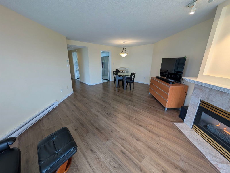 8FL - 6080 Minoru Road