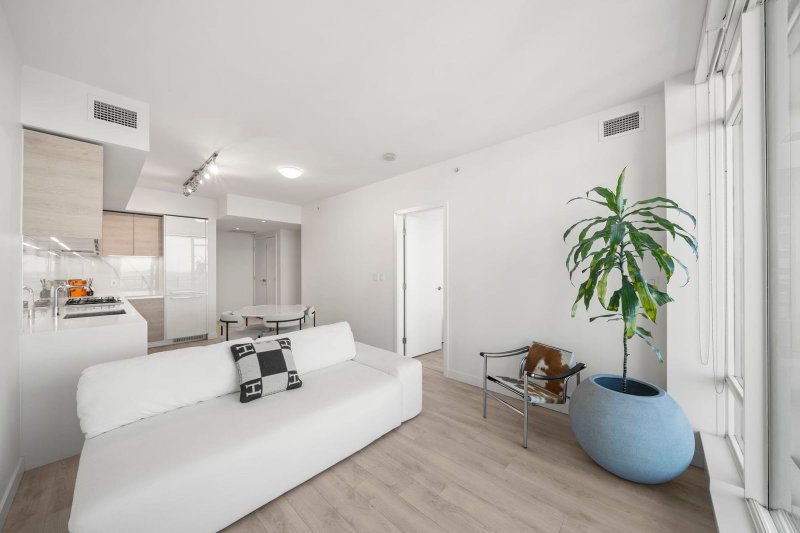 3601 - 2085 Skyline Court