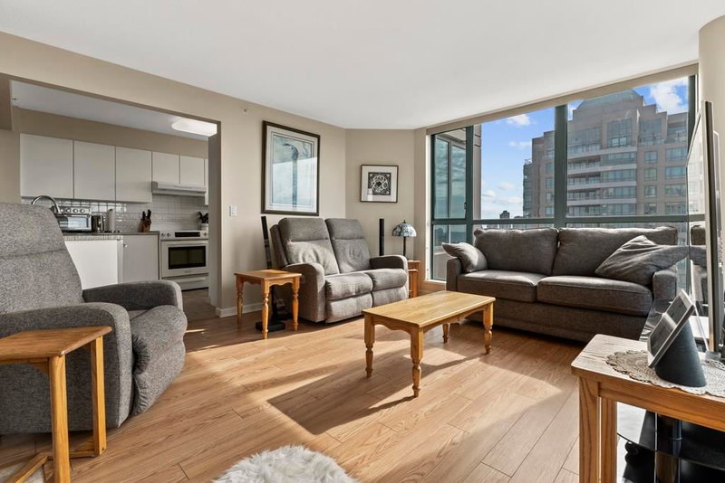 1703 - 6611 Southoaks Crescent