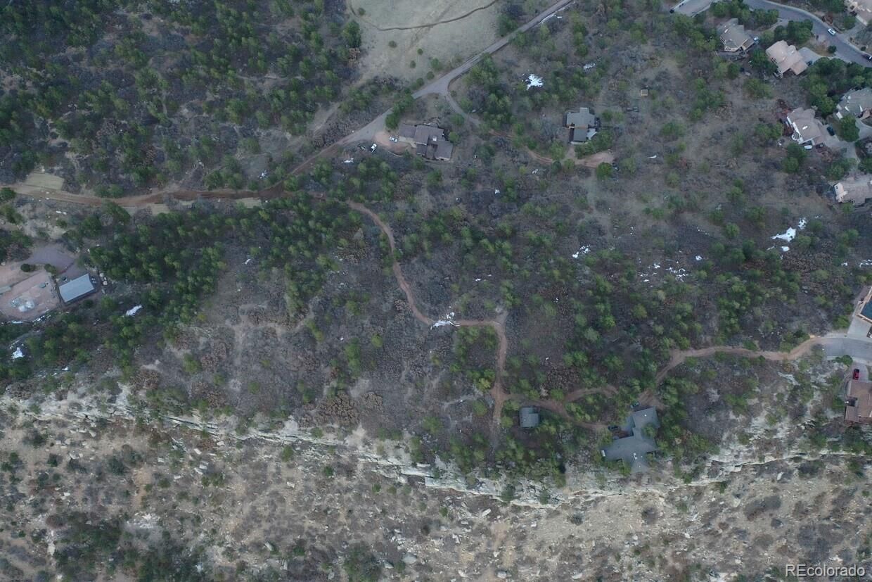 1420 Point Of The Pines Drive