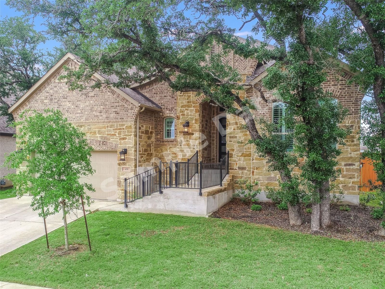 Photo of 109 Quiet Oak RD