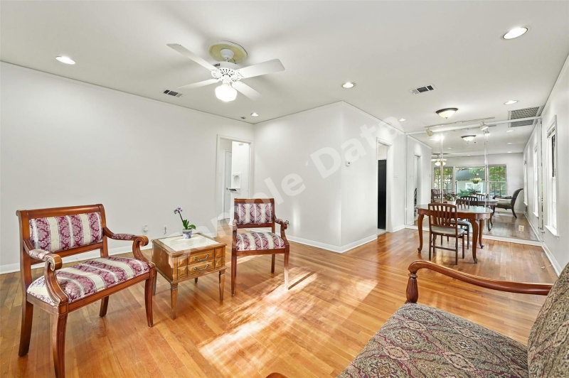 4412 Bellvue Ave — listing photo (sample data)