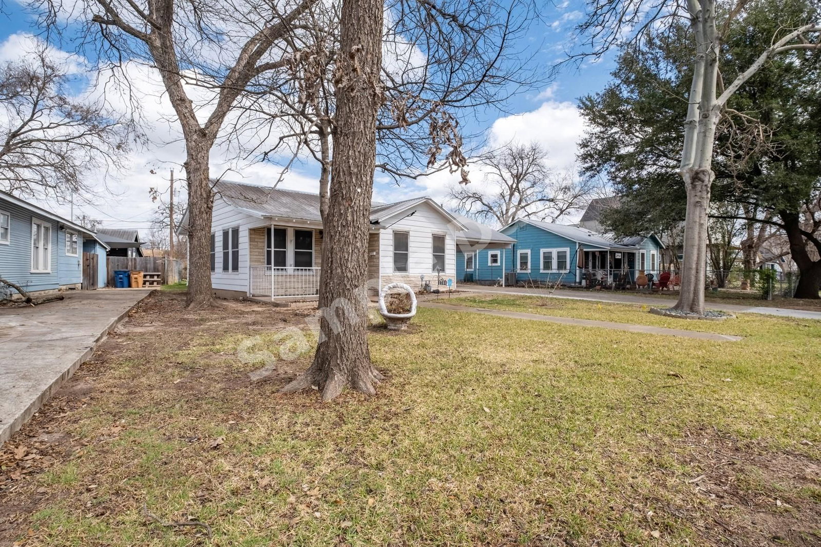2704 Willow ST — exterior, monsoon light