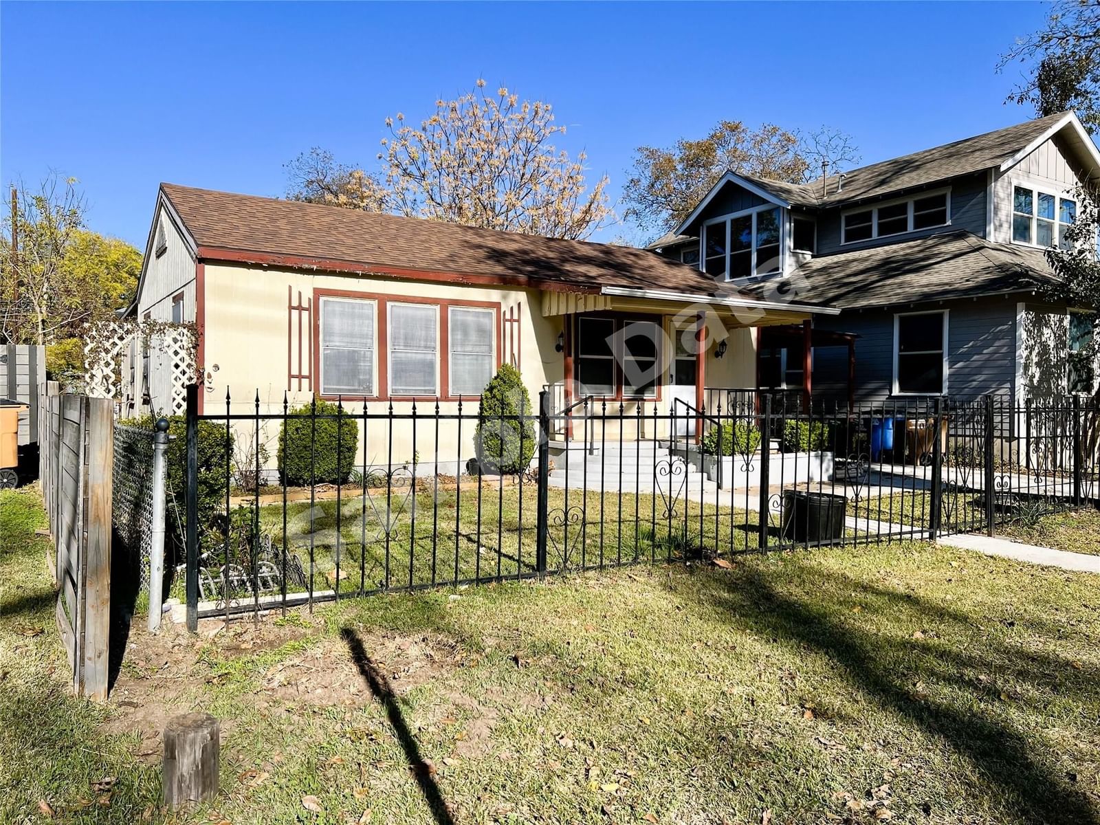 2212 Canterbury ST — exterior, monsoon light