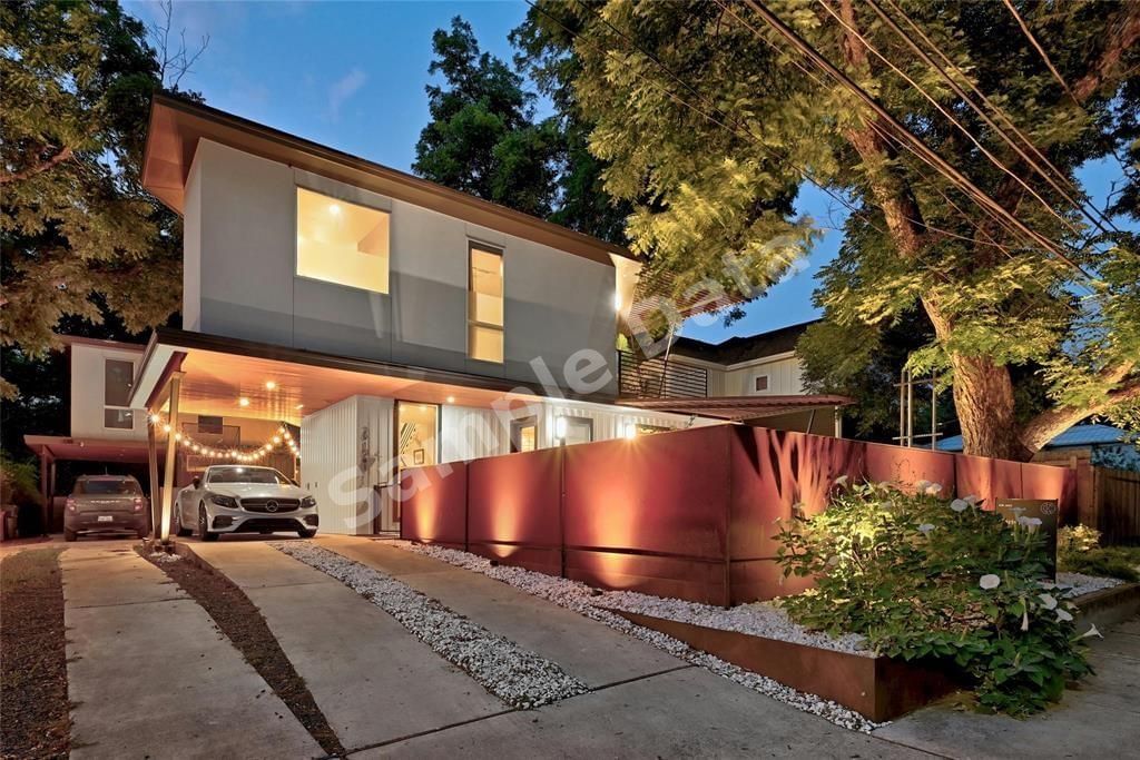 Photo of 2910 Govalle Ave