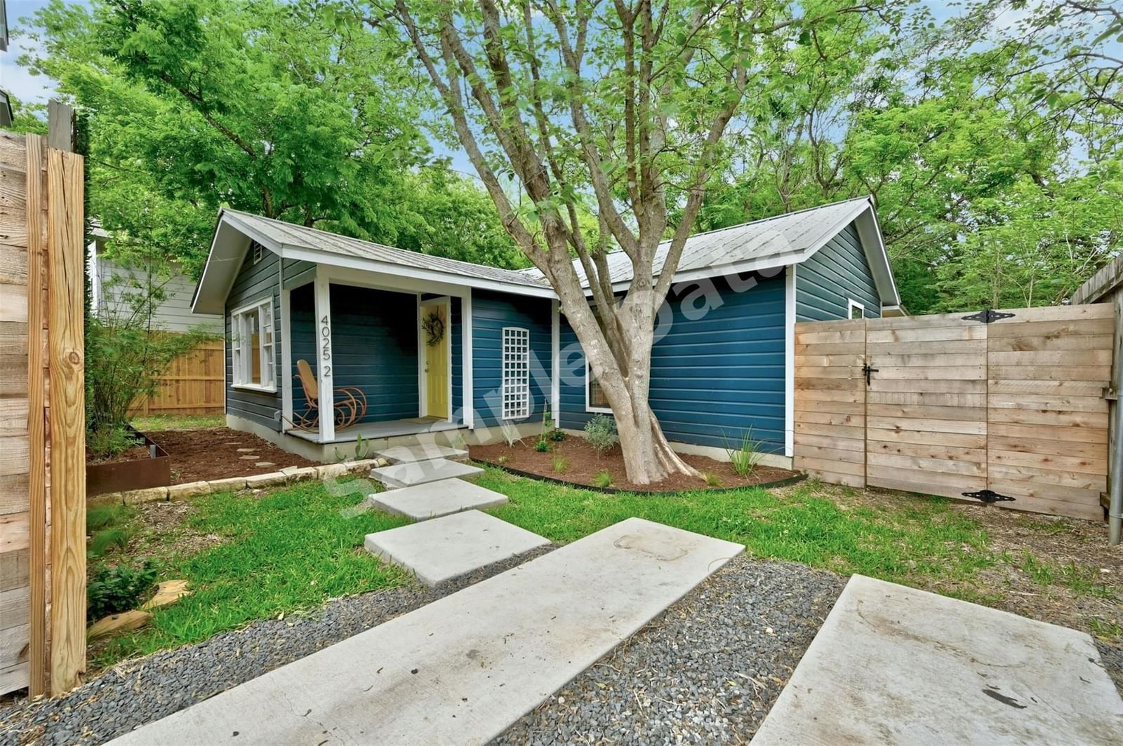 4025 Valley View RD #2 photo 2