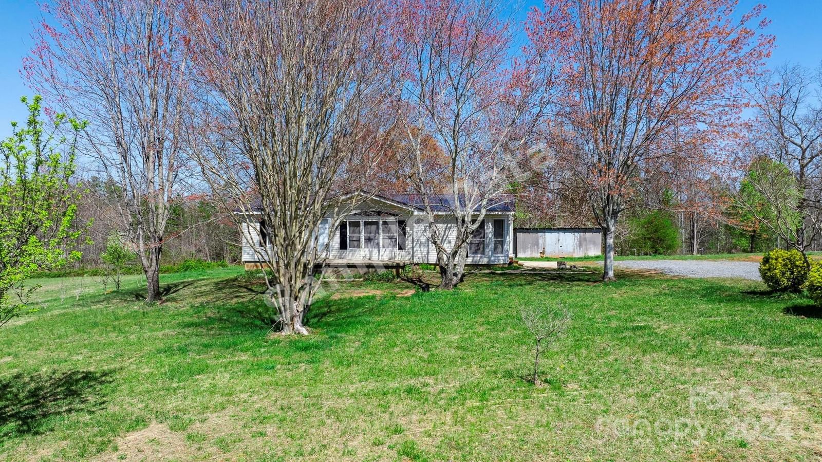 6135 George Hildebran Drive photo 3