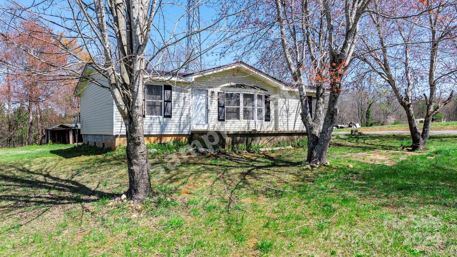 6135 George Hildebran Drive photo 4