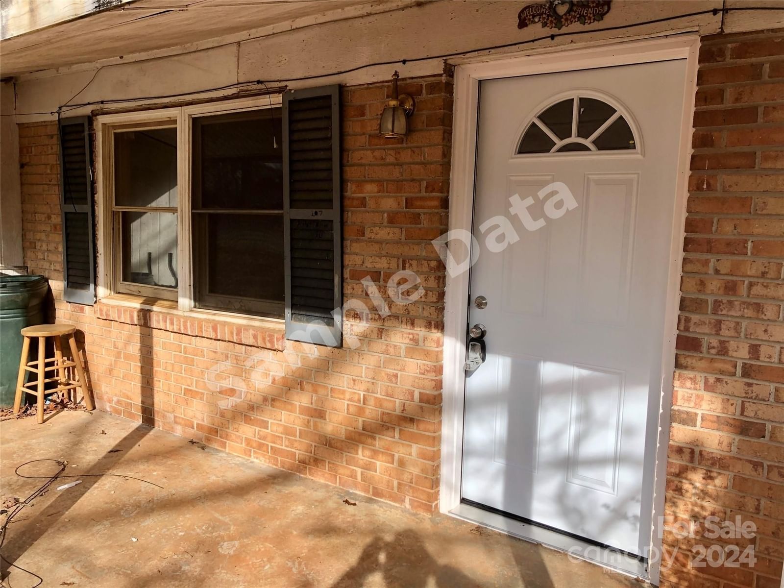 1175 Bridges Drive photo 2