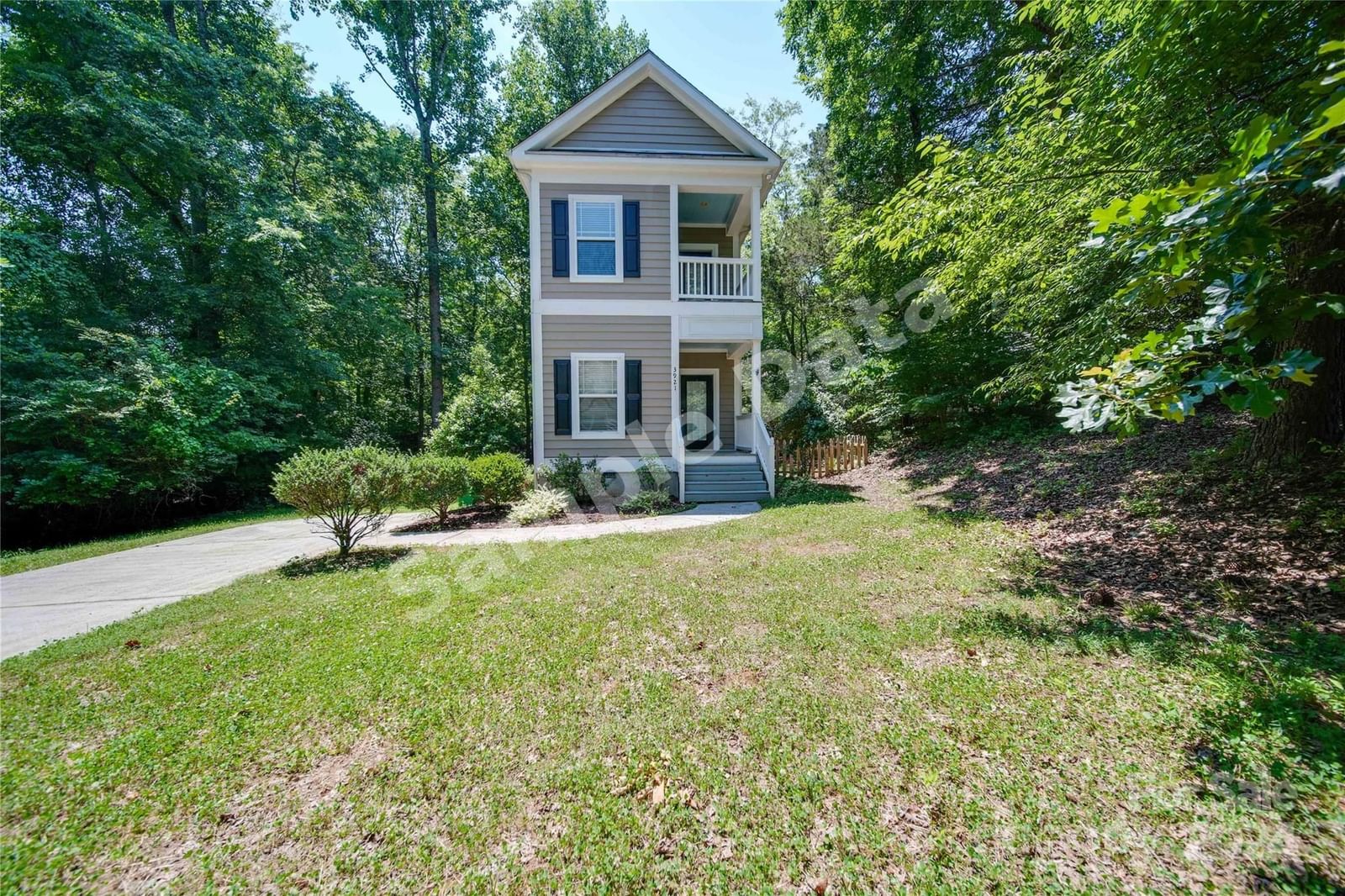 3921 Sky Drive photo 1