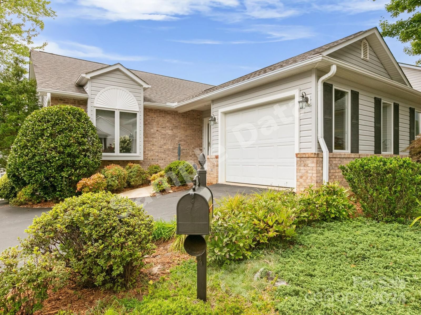Photo of 94 Laurel Ridge Place