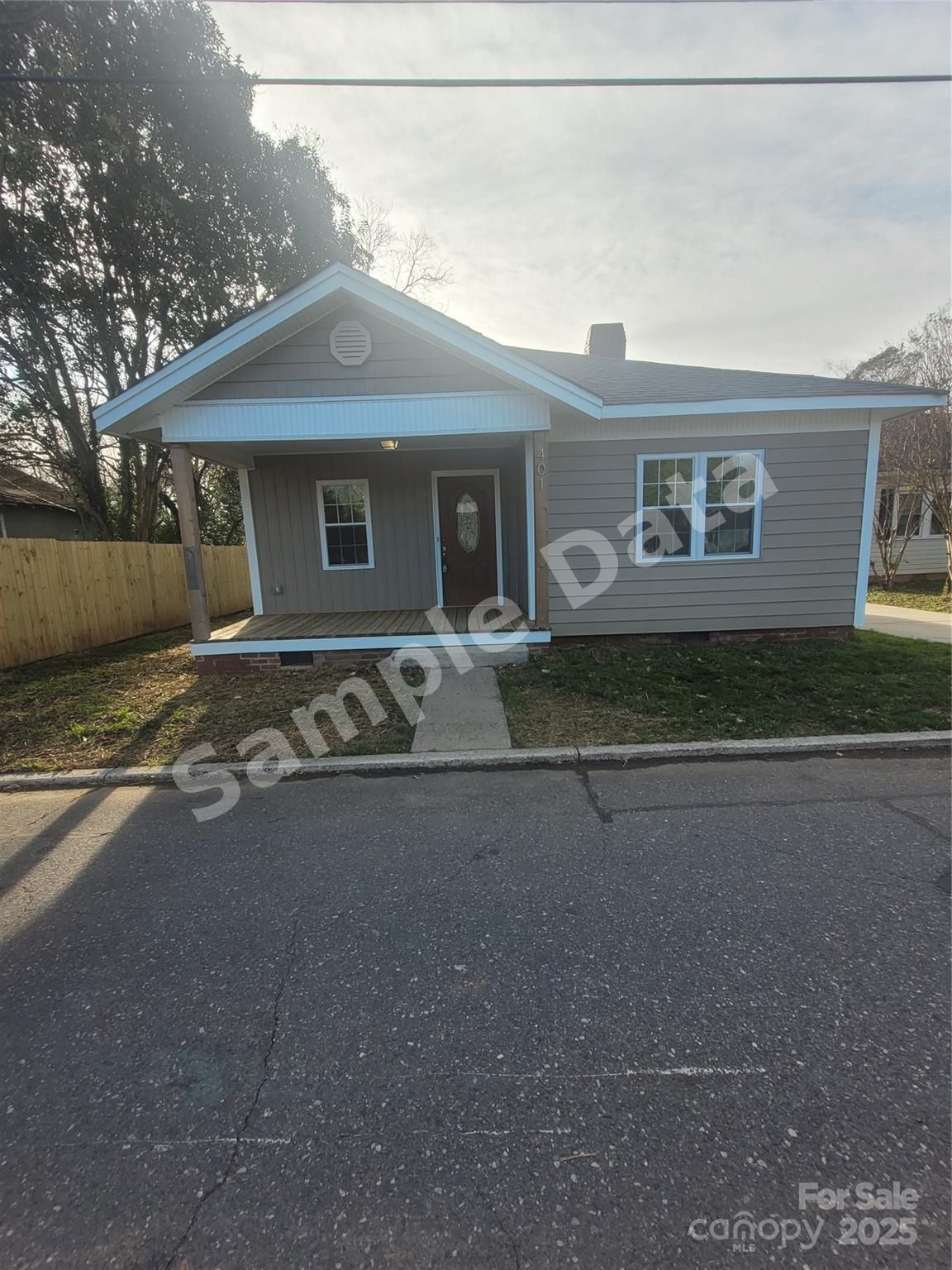 Photo of 401 Woodlawn Avenue
