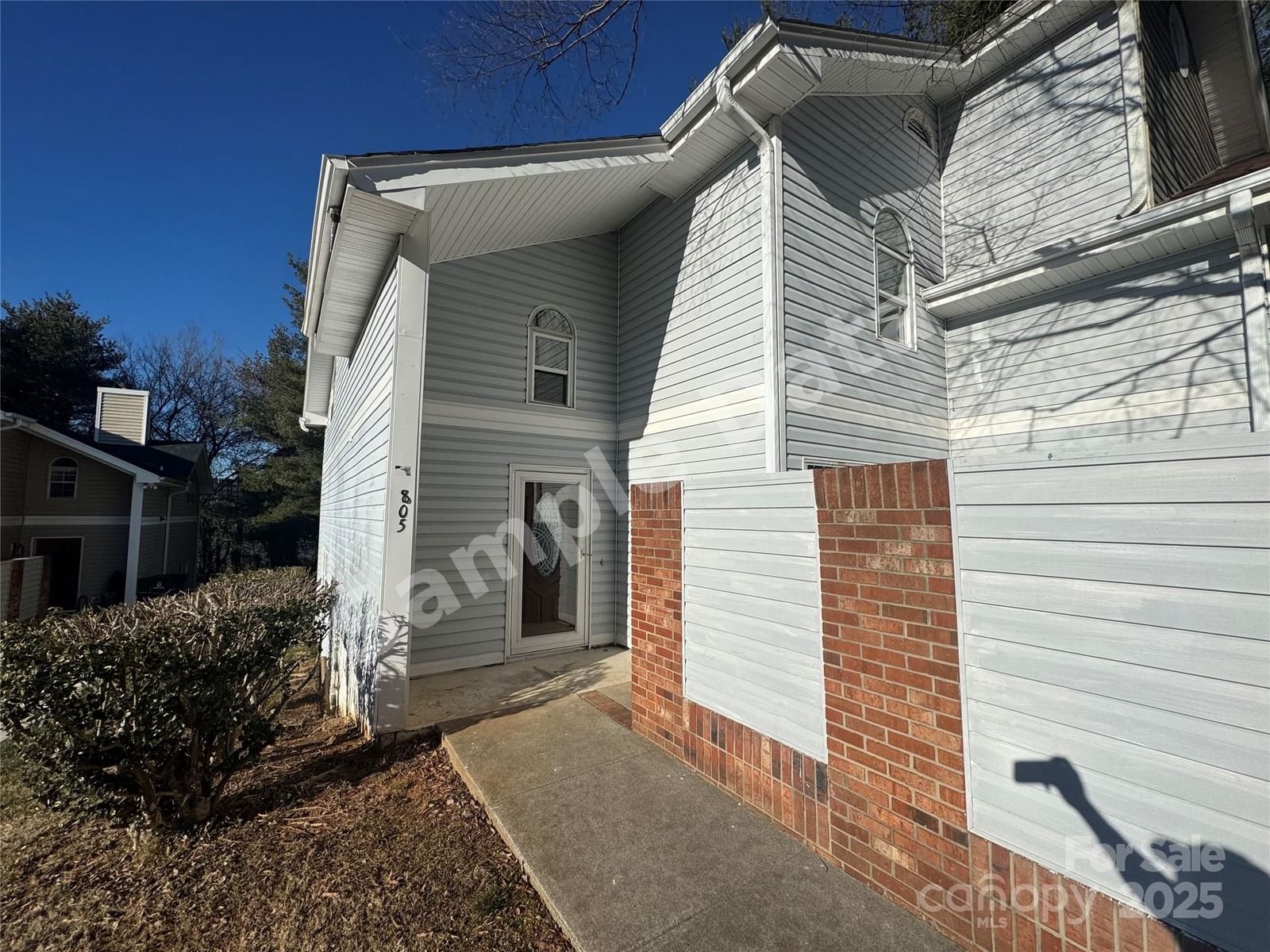 Photo of 805 Salem Pointe Lane