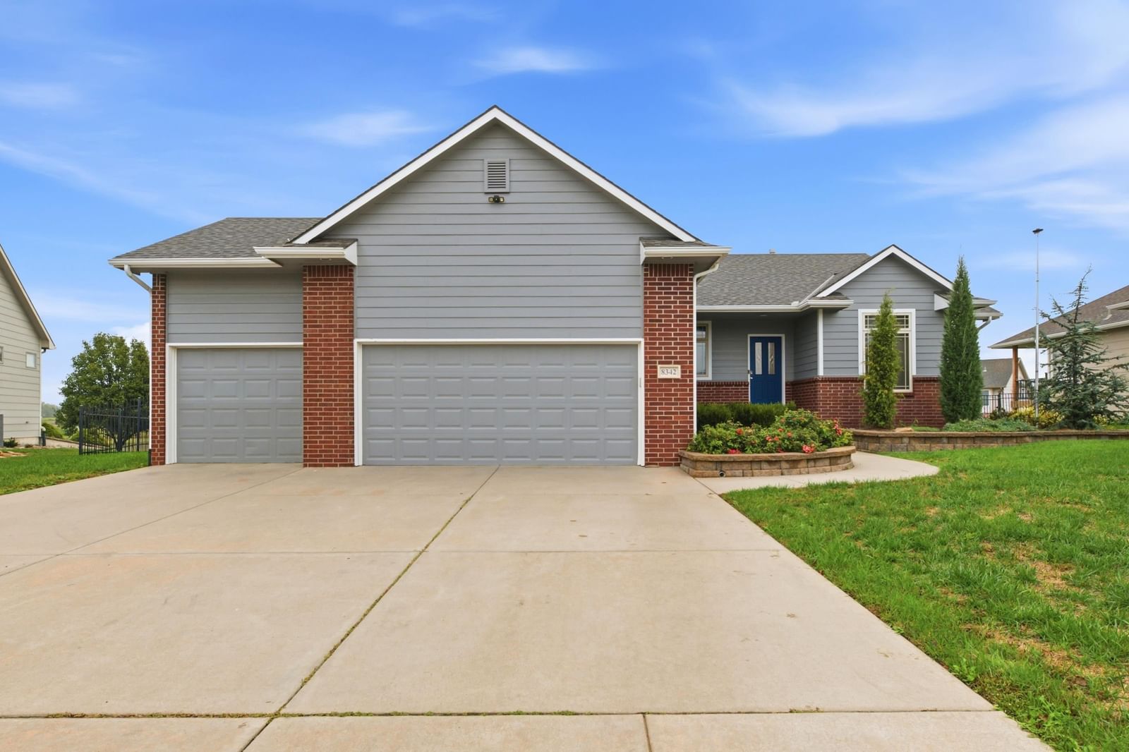 8342 Old Mill Ct, Wichita, KS 67226