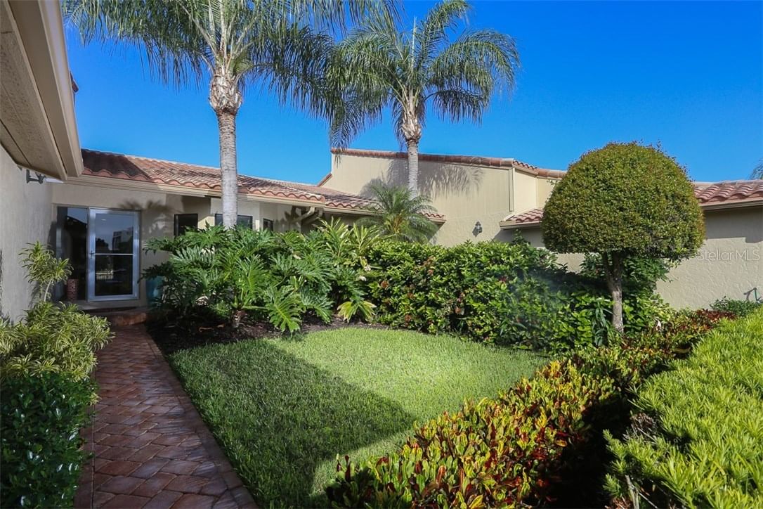 2319 HARBOUR OAKS Drive, Longboat Key, FL, 34228 — photo 1