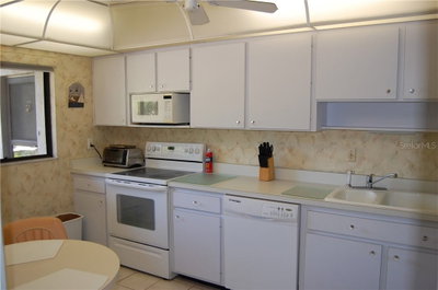 1531 CLOWER CREEK Drive, Sarasota, FL, 34231 — photo 2