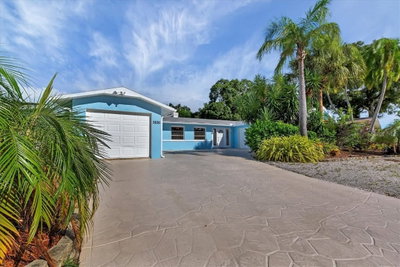 2626 SUNCREST Drive, SARASOTA, FL, 34239 — photo 2