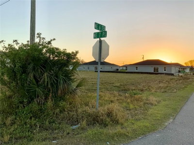 642 7TH Place, Cape Coral, FL, 33909 — photo 2
