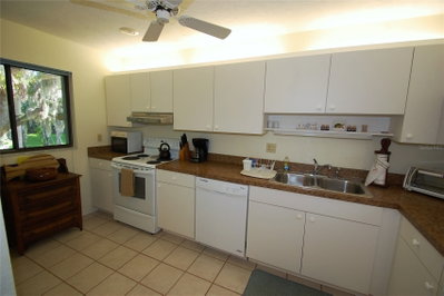 1526 PELICAN POINT Drive, Sarasota, FL, 34231 — photo 2