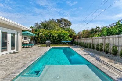 2572 JEFFERSON Circle, Sarasota, FL, 34239 — photo 2