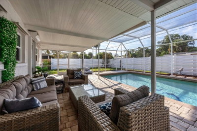 3126 BOUGAINVILLEA Street, Sarasota, FL, 34239 — photo 2