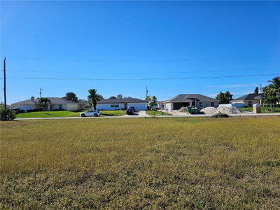 1927 18TH Place, Cape Coral, FL, 33909 — photo 2