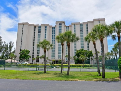 2425 GULF OF MEXICO Drive, Longboat Key, FL, 34228 — photo 2