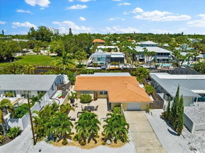 327 AVENIDA MILANO, Sarasota, FL, 34242 — photo 2