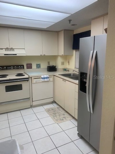 1000 BENJAMIN FRANKLIN Drive, Sarasota, FL, 34236 — photo 2