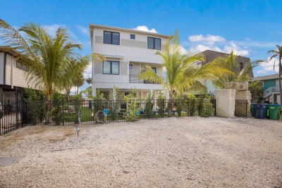 2415 AVENUE B, Bradenton Beach, FL, 34217 — photo 2