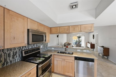 7845 EAGLE CREEK Drive, Sarasota, FL, 34243 — photo 2