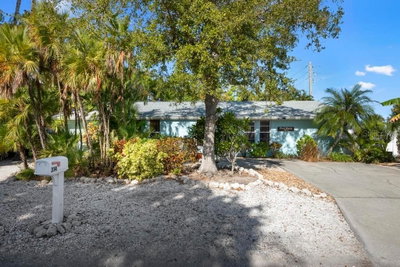 314 61ST Street, Holmes Beach, FL, 34217 — photo 2