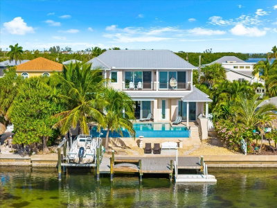 511 BAYVIEW Drive, Holmes Beach, FL, 34217 — photo 2