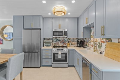 26 SEASIDE Court, Holmes Beach, FL, 34217 — photo 2