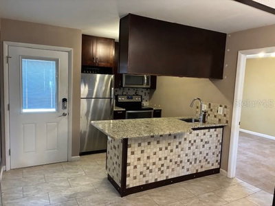 3806 OAK Drive, Tampa, FL, 33611 — photo 2