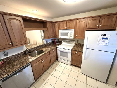 645 WOODLAWN Drive, Bradenton, FL, 34210 — photo 2