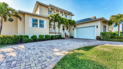 634 KEY ROYALE Drive, Holmes Beach, FL, 34217 — photo 2
