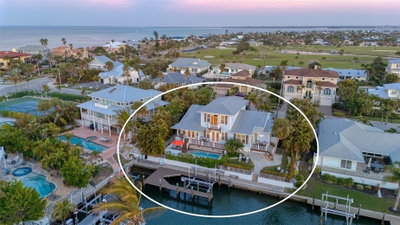 605 POINT Drive, Holmes Beach, FL, 34217 — photo 2