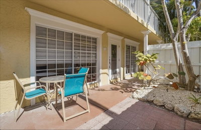 1325 GULF Drive, Holmes Beach, FL, 34217 — photo 2