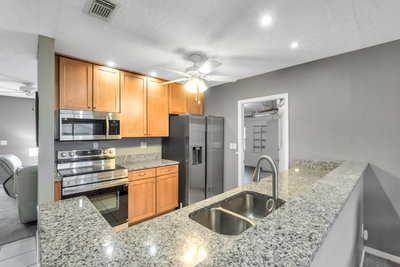 702 HUXLEY Place, Sun City Center, FL, 33573 — photo 2