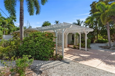 7860 HOLIDAY Drive, Sarasota, FL, 34231 — photo 2