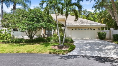216 CARRIAGE HOUSE Lane, Nokomis, FL, 34275 — photo 2