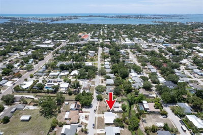 2215 GROVE Street, Sarasota, FL, 34239 — photo 2