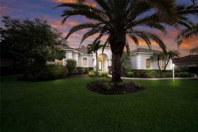 7920 ROYAL QUEENSLAND Way, Lakewood Ranch, FL, 34202 — photo 2