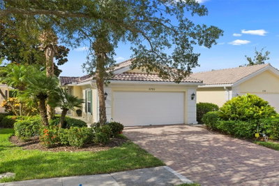 5793 ITHACA Way, Sarasota, FL, 34238 — photo 2