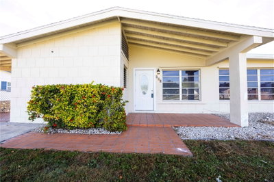 275 LAKEVIEW Drive, North Fort Myers, FL, 33917 — photo 2