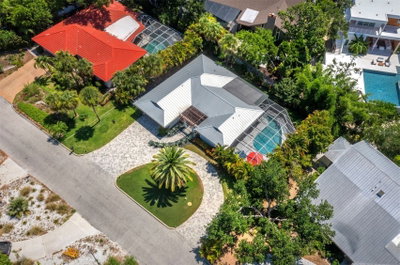 622 TROPICAL Circle, Sarasota, FL, 34242 — photo 2
